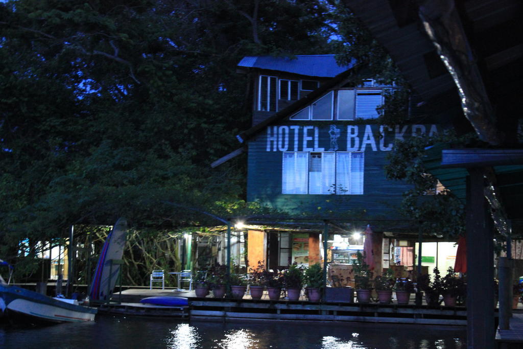 Hotel Y Restaurante Backpackers Rio Dulce Town Exteriér fotografie