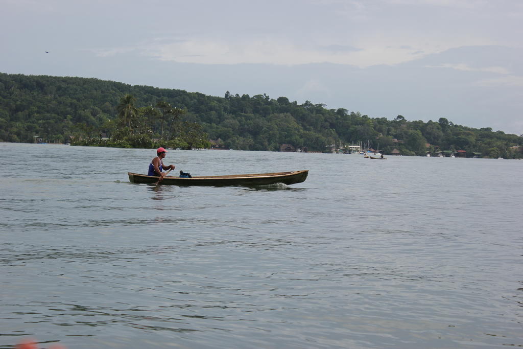 Hotel Y Restaurante Backpackers Rio Dulce Town Exteriér fotografie