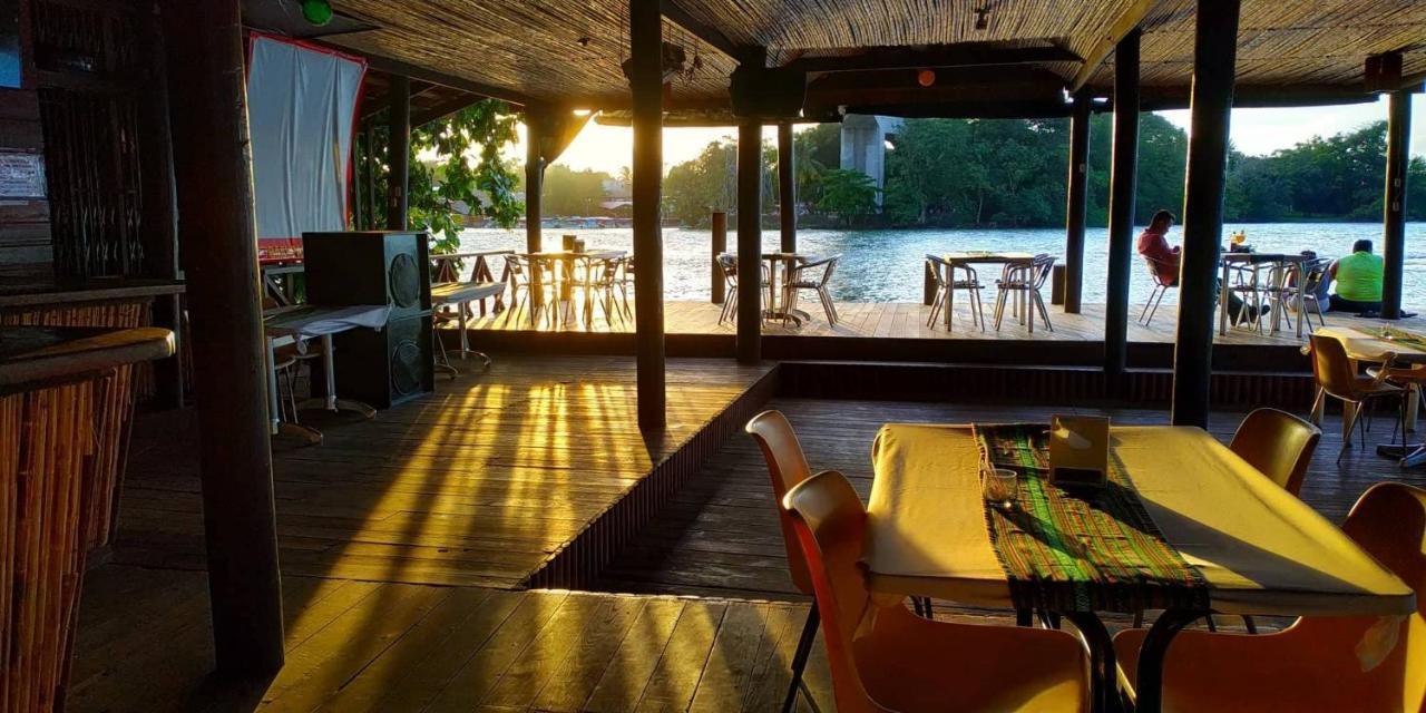 Hotel Y Restaurante Backpackers Rio Dulce Town Exteriér fotografie