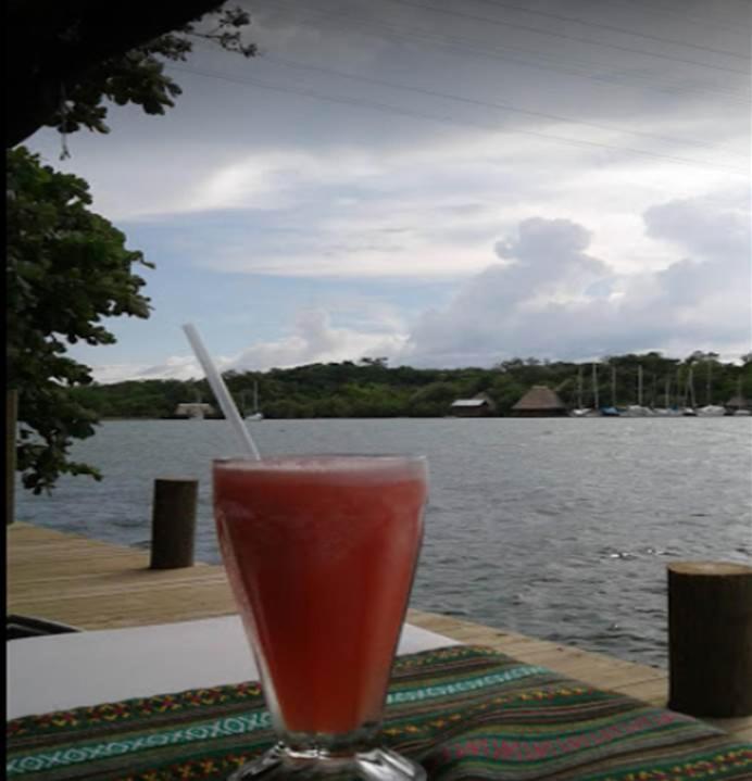 Hotel Y Restaurante Backpackers Rio Dulce Town Exteriér fotografie