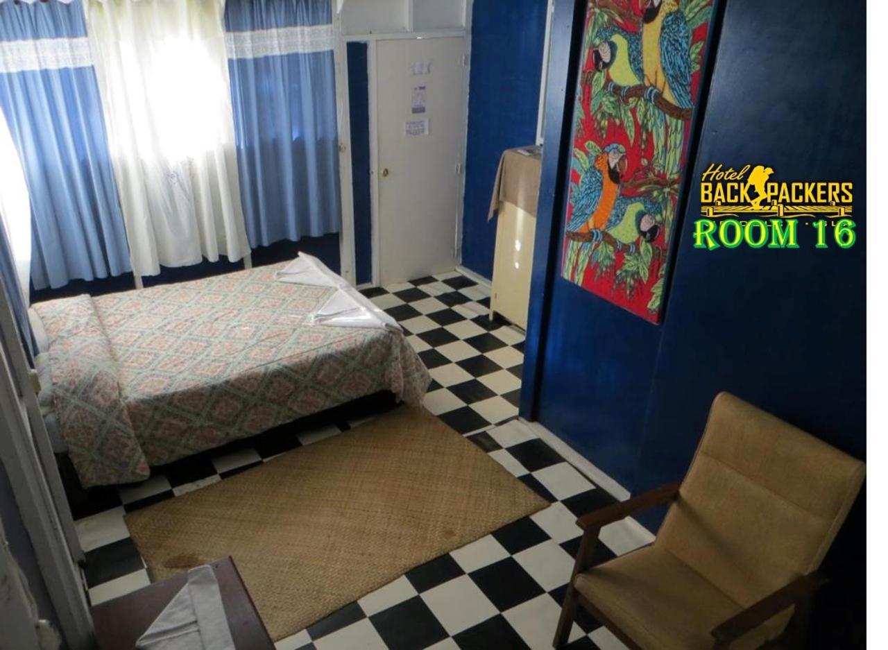 Hotel Y Restaurante Backpackers Rio Dulce Town Exteriér fotografie