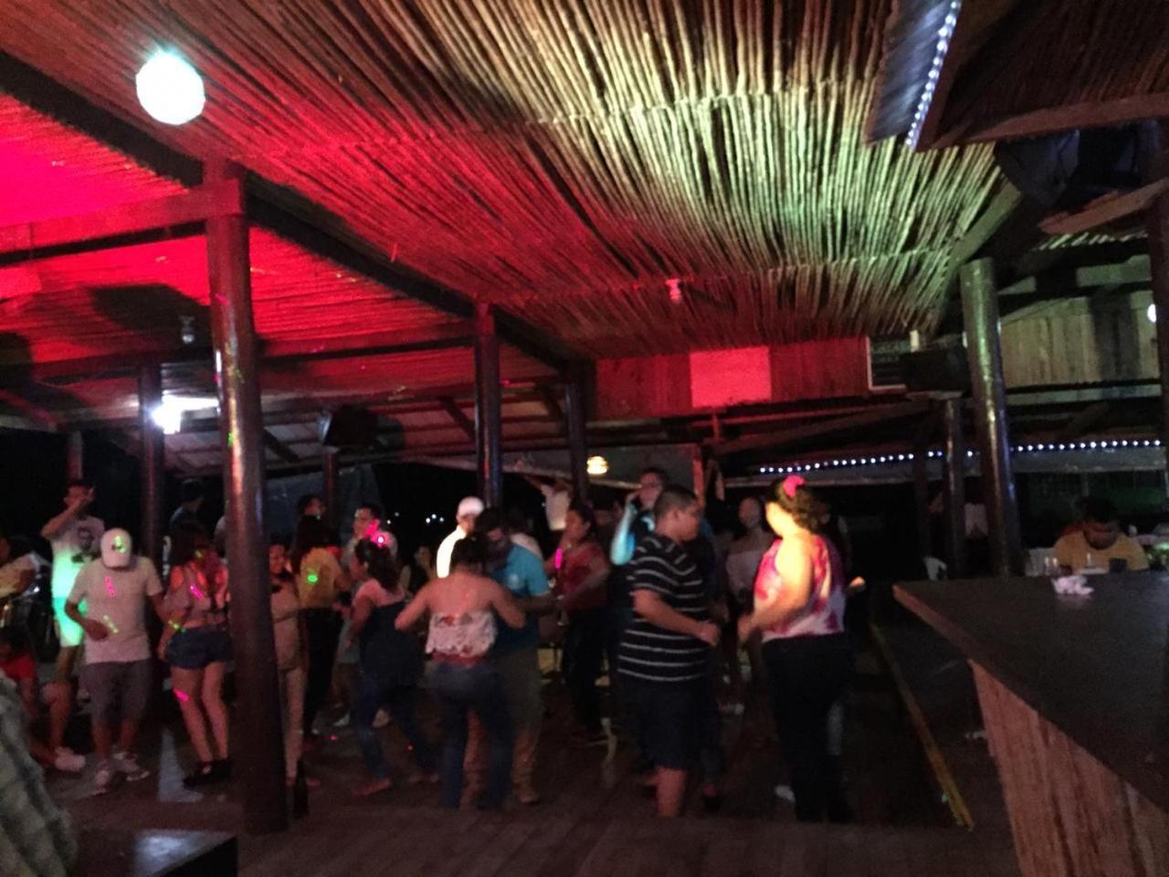Hotel Y Restaurante Backpackers Rio Dulce Town Exteriér fotografie